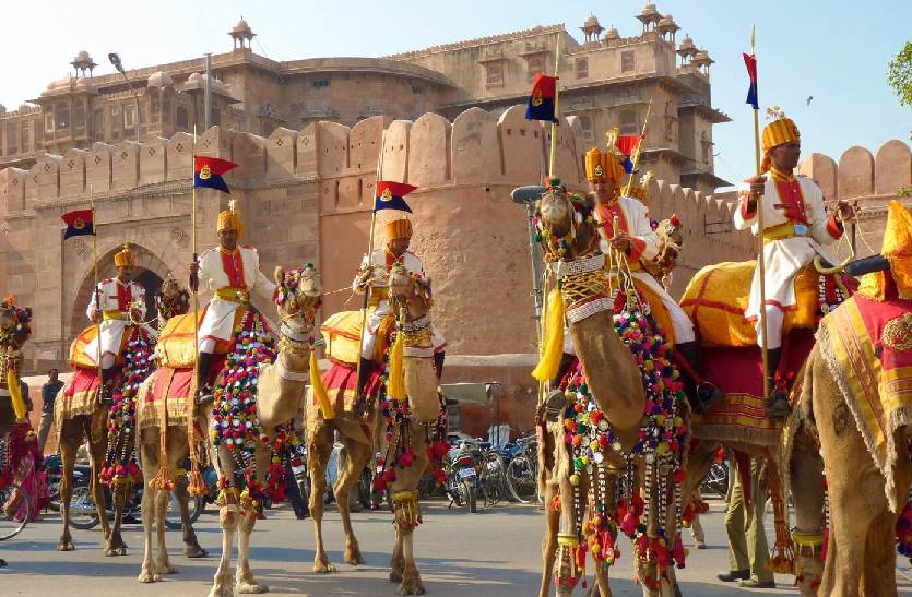 camel safari in Jaisalmer